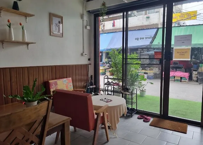 Before We Go Donmueang Hostel *